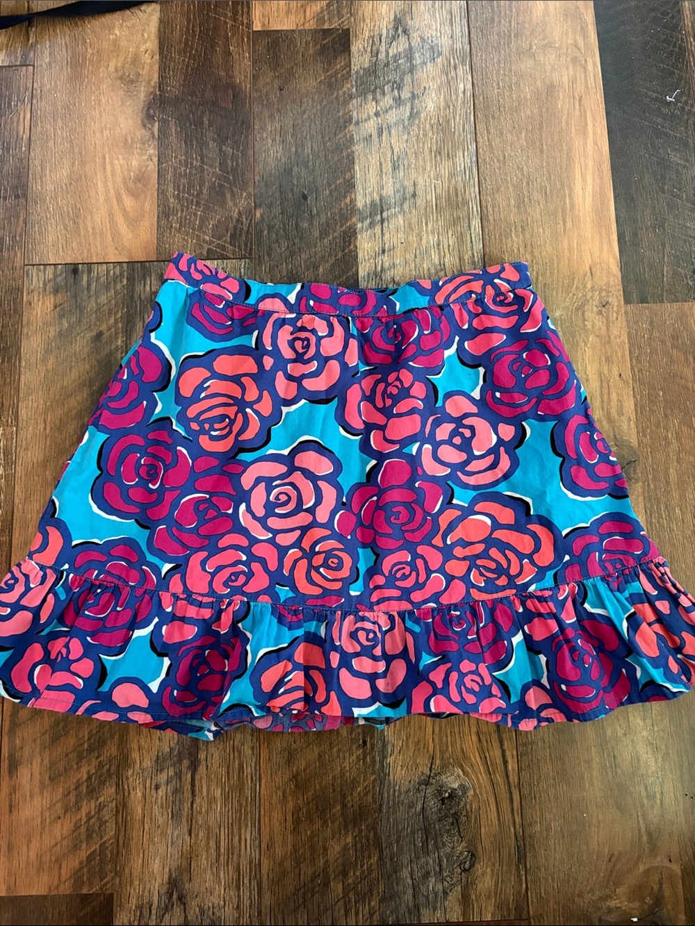 Kids Size L (8-10) Lilly Pulitzer Mini Skirt with Pink & Coral Rose Print